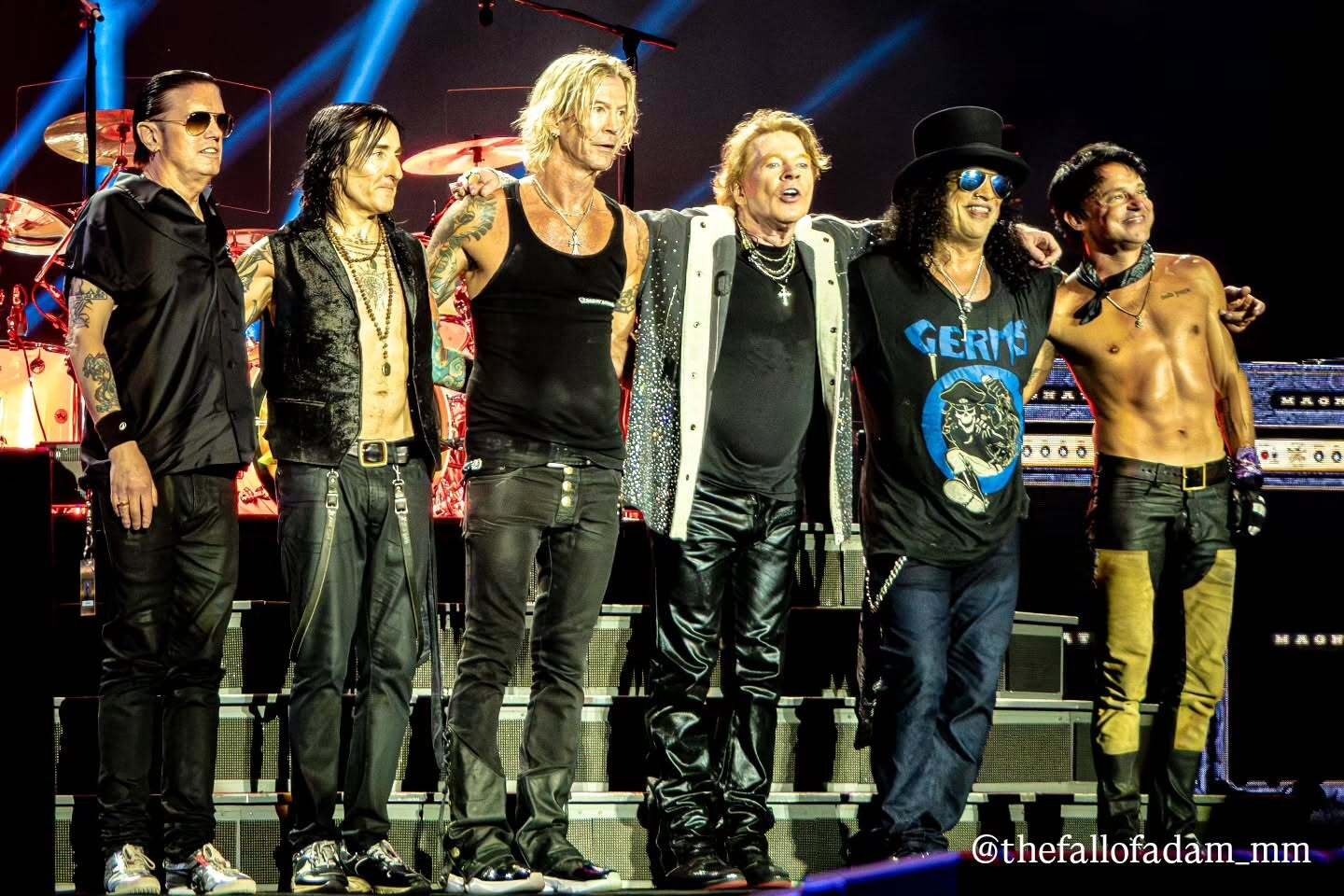 Guns N’ Roses taking their final bow together.